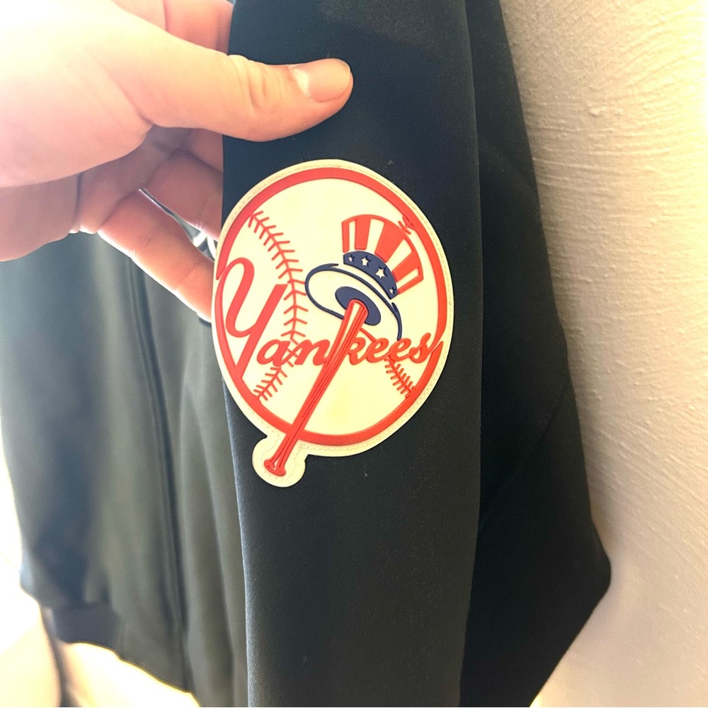 New York Yankees Authentic Majestic BP Top - Picture 3 of 7